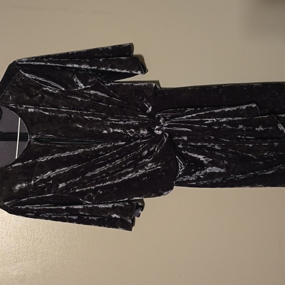 Zara Women’s Green Gray Velvet Crushed Dress Key Hole Size Small - Picture 2 of 6